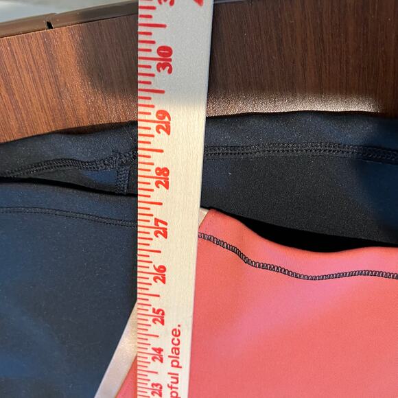 Under Armour Fitted Coldgear 1/4 Zip Pullover Jacket Size XL Rose Fitness Run - Picture 10 of 12